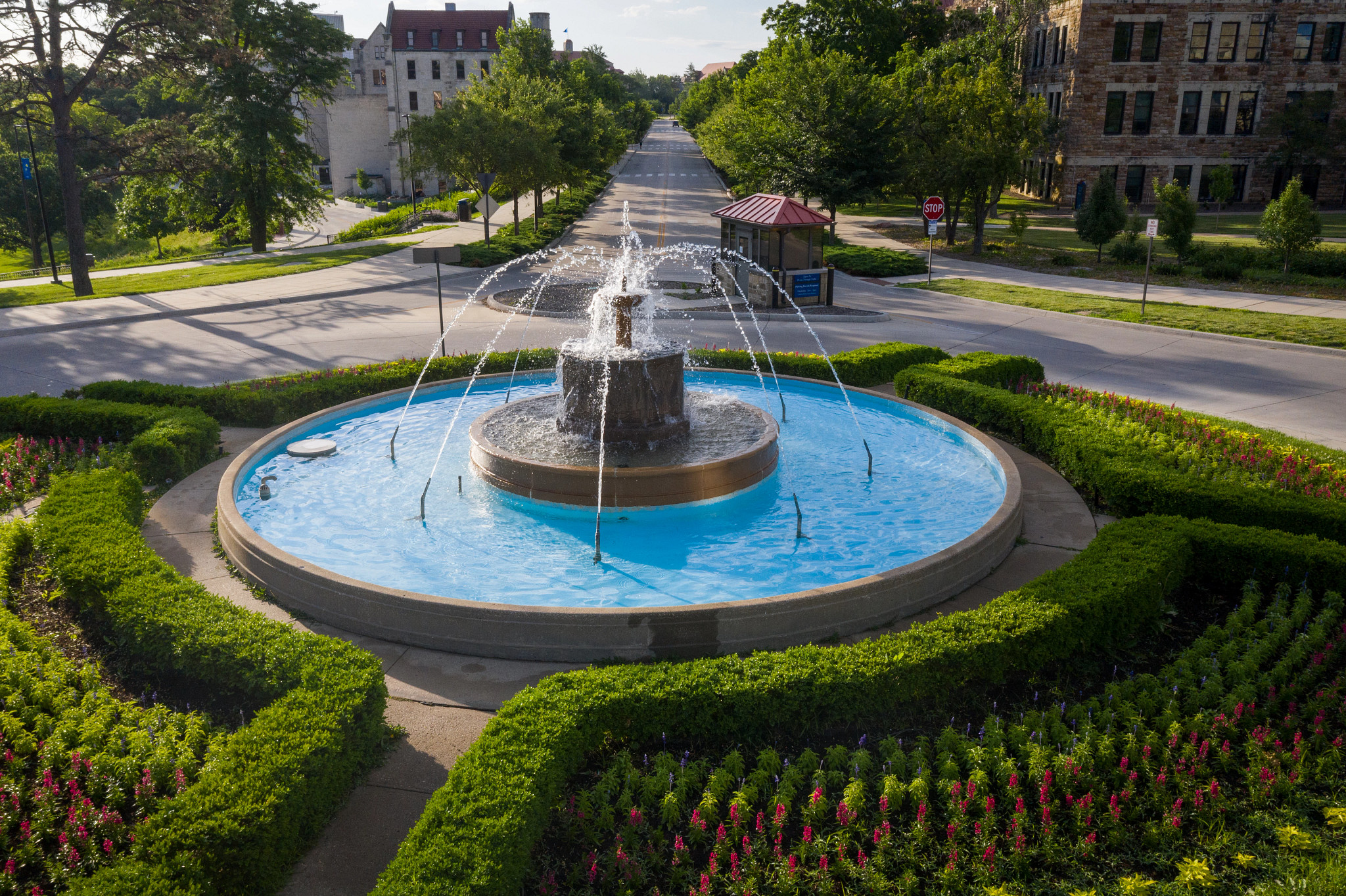 Chi Omega fountain in the summer